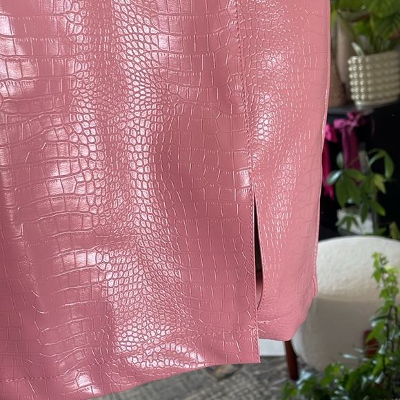NWOT Pink Faux Leather Mini Skirt - Picture 7 of 10